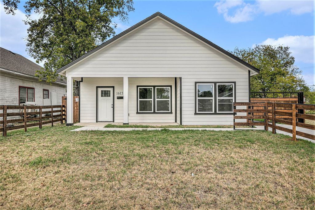 1615 E Hattie Street, Fort Worth, TX 76104