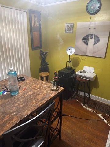 10436 S Calumet Avenue, Chicago, IL 60628