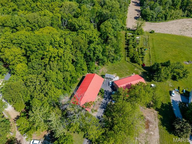 13 Algonquin Drive, Millstadt, IL 62260