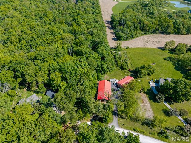 13 Algonquin Drive, Millstadt, IL 62260