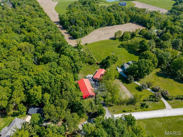 13 Algonquin Drive, Millstadt, IL 62260