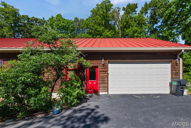 13 Algonquin Drive, Millstadt, IL 62260