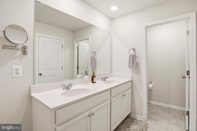 47 ARSBERG DR, Charles Town, WV 25414