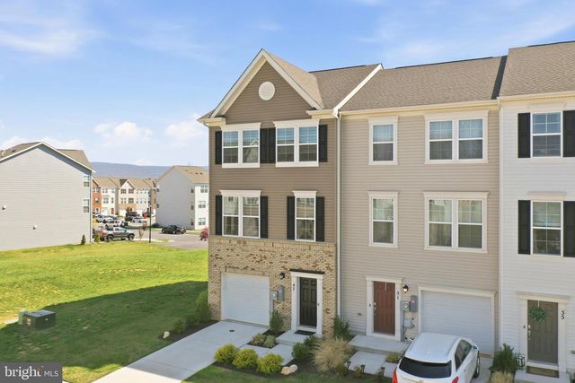 47 ARSBERG DR, Charles Town, WV 25414
