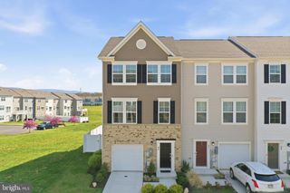 47 ARSBERG DR, Charles Town, WV 25414