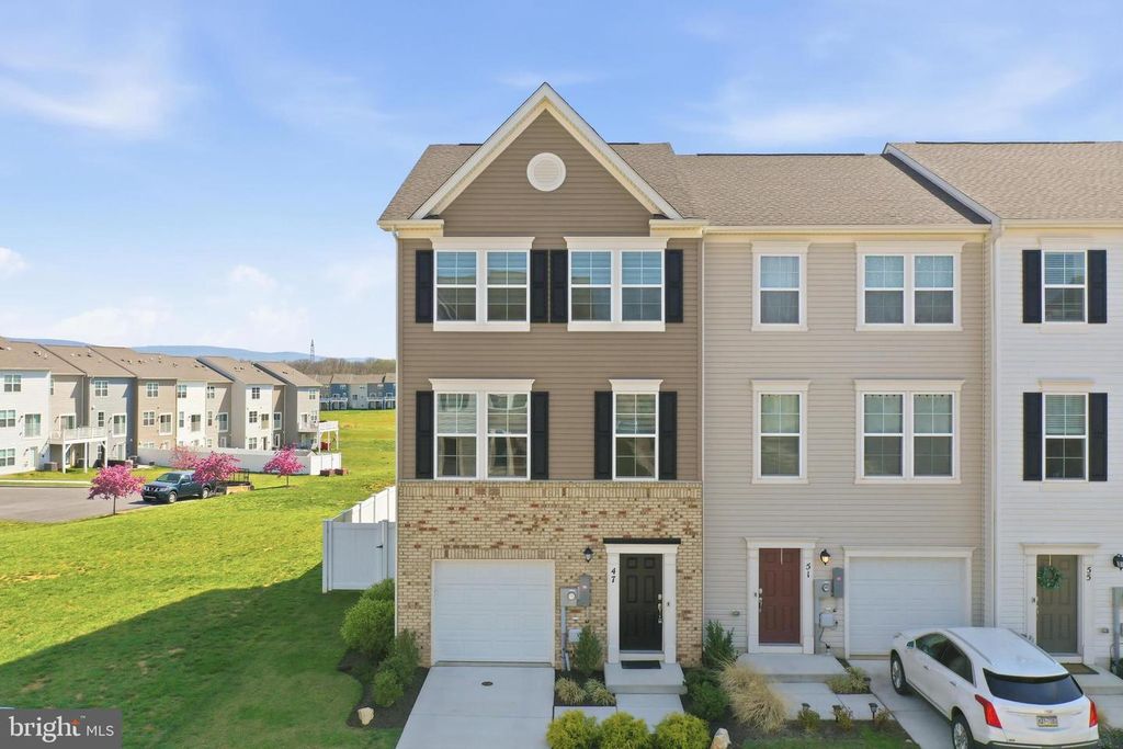 47 ARSBERG DR, Charles Town, WV 25414