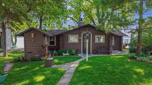 N10644 Howard Drive, Fox Lake, WI 53933