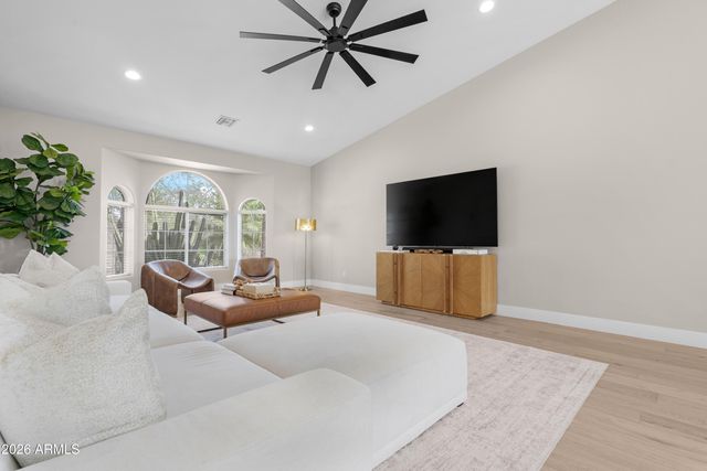 1825 E MARILYN Road, Phoenix, AZ 85022