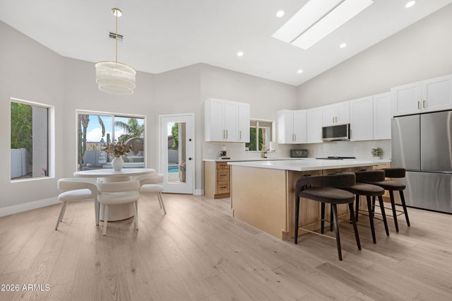 1825 E MARILYN Road, Phoenix, AZ 85022