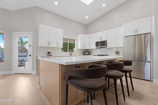 1825 E MARILYN Road, Phoenix, AZ 85022