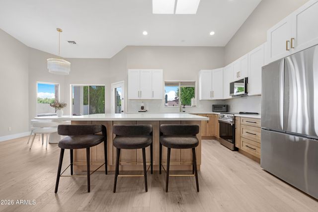 1825 E MARILYN Road, Phoenix, AZ 85022