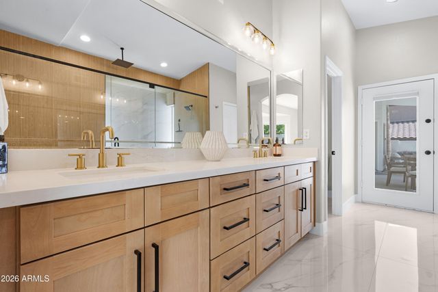 1825 E MARILYN Road, Phoenix, AZ 85022
