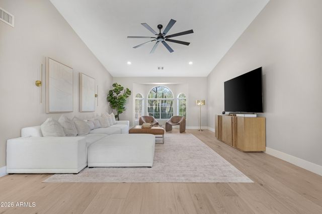 1825 E MARILYN Road, Phoenix, AZ 85022