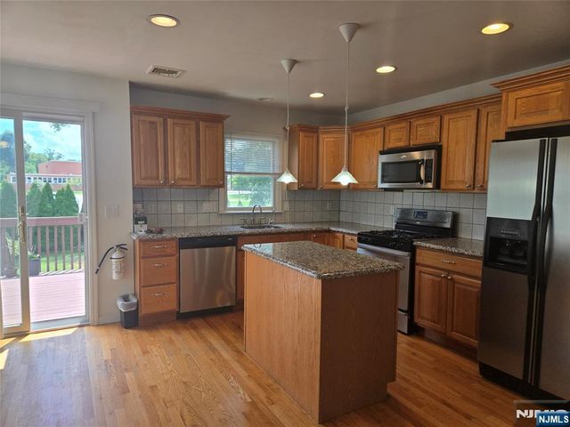 28 Columbus Drive 26, Tenafly, NJ 07670
