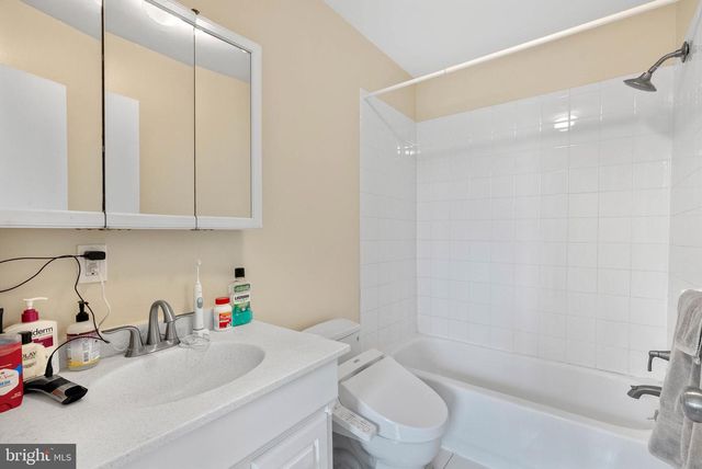 914 SPRUCE ST #9, Philadelphia, PA 19107