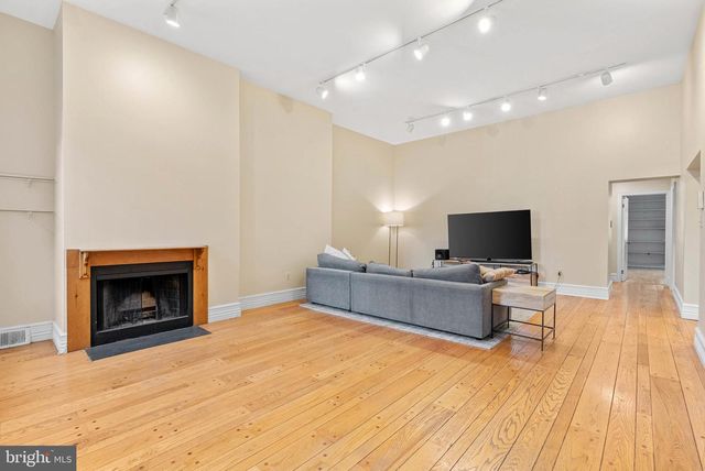 914 SPRUCE ST #9, Philadelphia, PA 19107