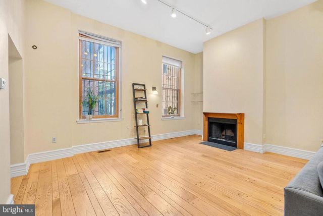 914 SPRUCE ST #9, Philadelphia, PA 19107