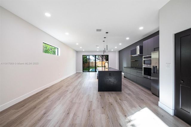 535 NW 52nd St, Miami, FL 33127