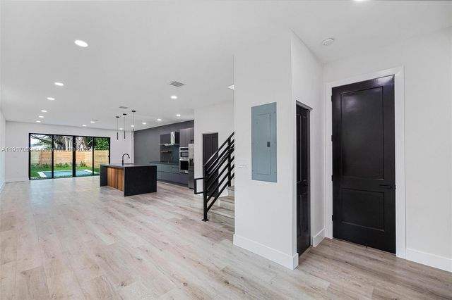 535 NW 52nd St, Miami, FL 33127