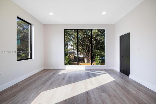 535 NW 52nd St, Miami, FL 33127