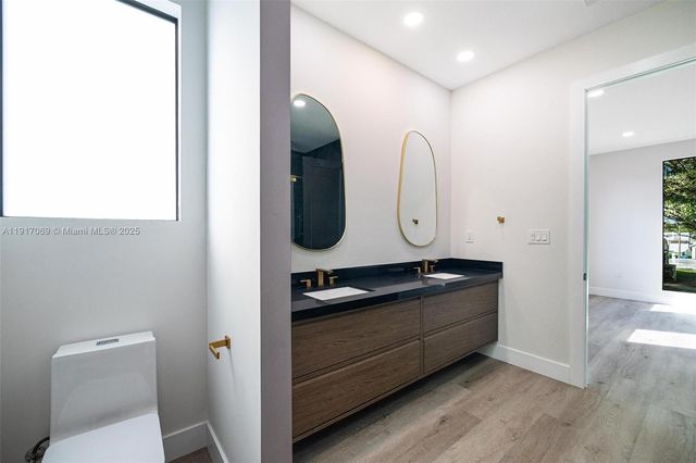 535 NW 52nd St, Miami, FL 33127