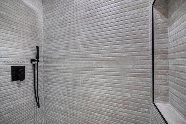 535 NW 52nd St, Miami, FL 33127