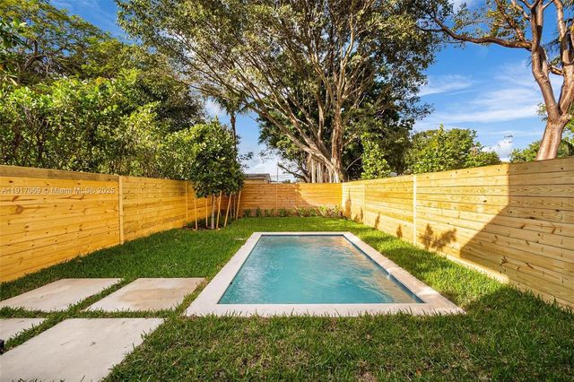 535 NW 52nd St, Miami, FL 33127