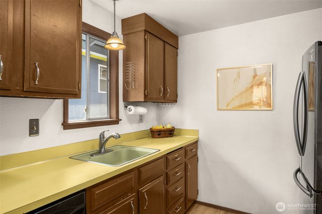 10317 Roosevelt Way NE, Seattle, WA 98125