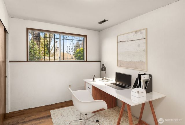 10317 Roosevelt Way NE, Seattle, WA 98125