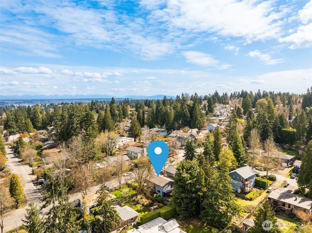 10317 Roosevelt Way NE, Seattle, WA 98125