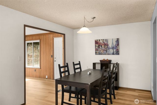 10317 Roosevelt Way NE, Seattle, WA 98125