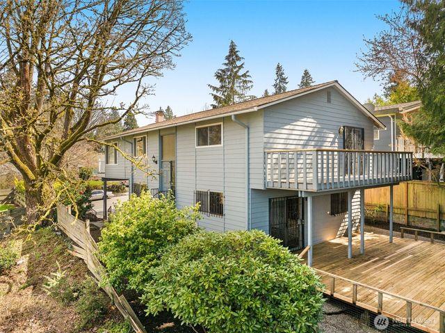 10317 Roosevelt Way NE, Seattle, WA 98125