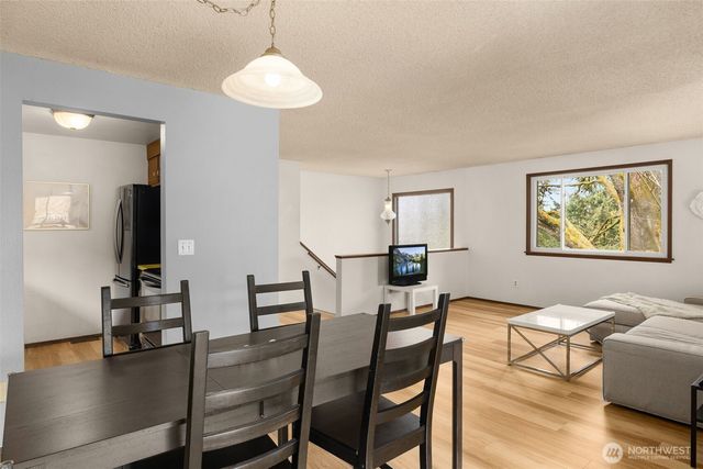 10317 Roosevelt Way NE, Seattle, WA 98125