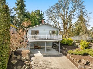 10317 Roosevelt Way NE, Seattle, WA 98125