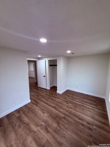 146 Leroux, San Antonio, TX 78207