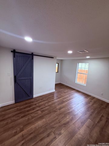 146 Leroux, San Antonio, TX 78207