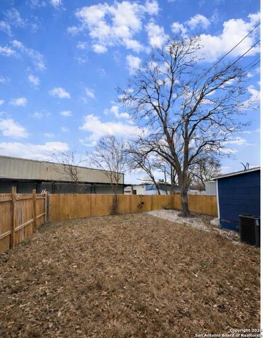 146 Leroux, San Antonio, TX 78207