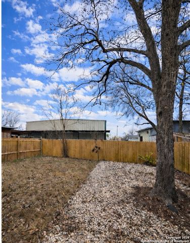 146 Leroux, San Antonio, TX 78207