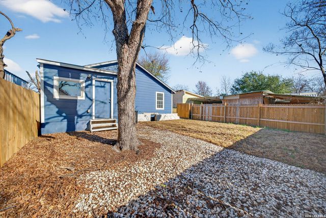 146 Leroux, San Antonio, TX 78207