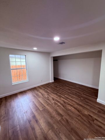 146 Leroux, San Antonio, TX 78207