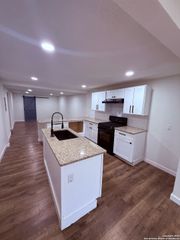 146 Leroux, San Antonio, TX 78207