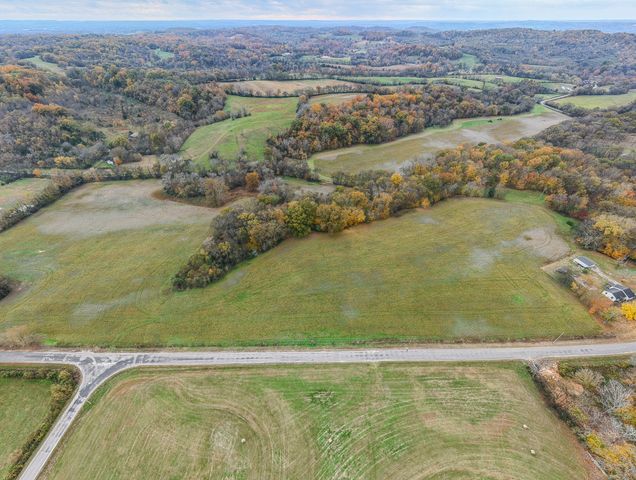 7 Craig Bridge Rd, Williamsport, TN 38487