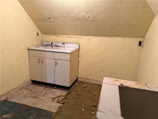 2013 Kansas Avenue, Kansas City, MO 64127