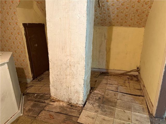 2013 Kansas Avenue, Kansas City, MO 64127