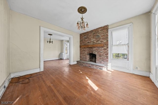 43 Bank St, Sussex Boro, NJ 07461