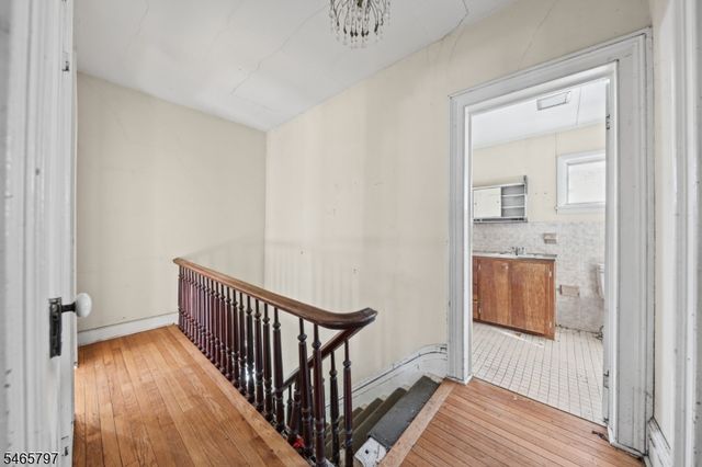 43 Bank St, Sussex Boro, NJ 07461