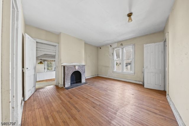 43 Bank St, Sussex Boro, NJ 07461