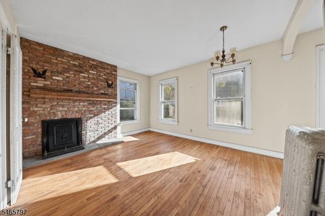 43 Bank St, Sussex Boro, NJ 07461