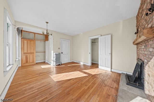 43 Bank St, Sussex Boro, NJ 07461