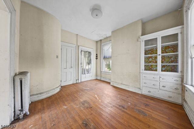 43 Bank St, Sussex Boro, NJ 07461